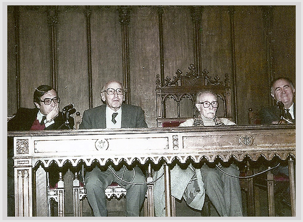 1989. Conferencia de Carlos Bousono en la Lonja de Valencia organizada por la Asociacion de Escritores Valencianos en Lengua Castellana - Poesia Online