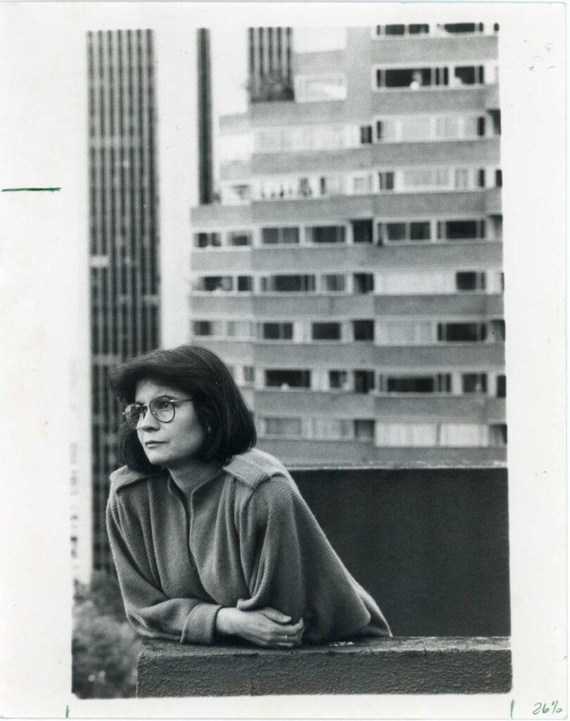 MMC FOT 1973 DOC010r1 1 - Poesia Online