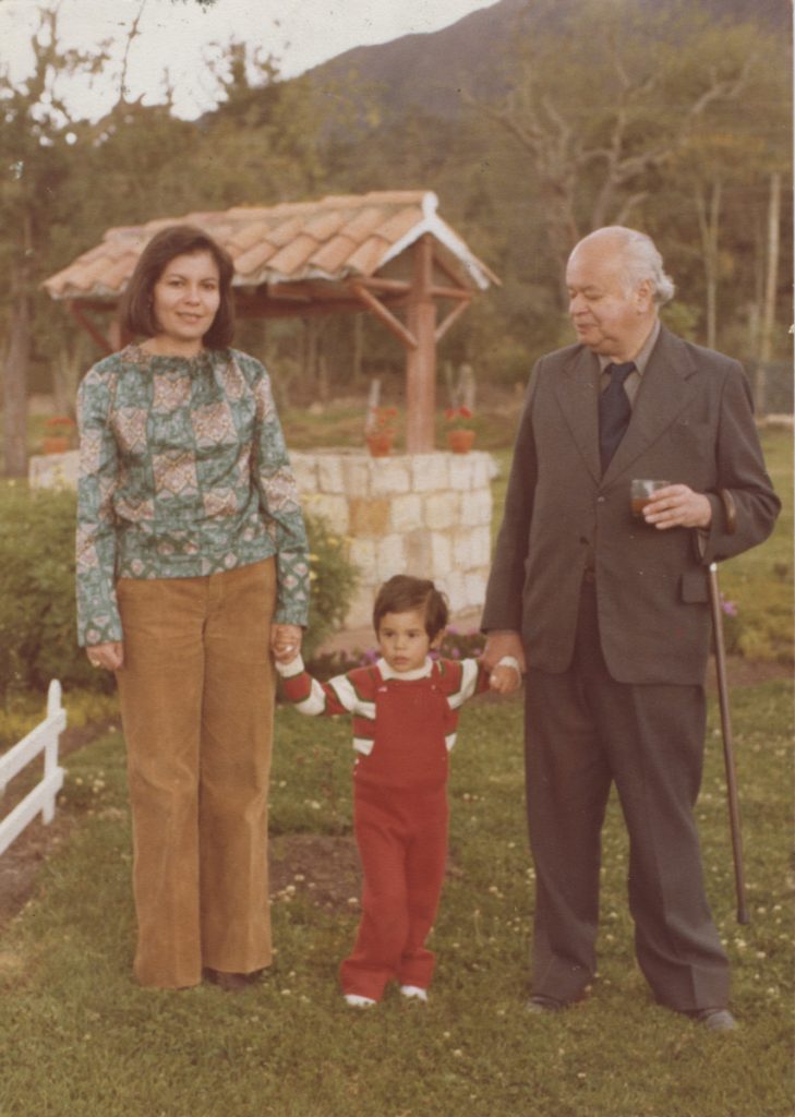 Maria Mercedes Carranza su hija Melibea y Eduardo Carranza Cortesia BADAC Fondo Maria Mercedes Carranza - Poesia Online