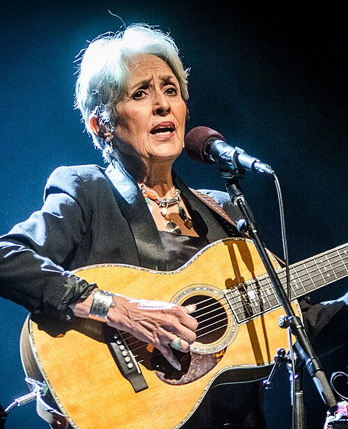 Joan Baez at The Egg Albany NY March 2016 cropped - Poesia Online