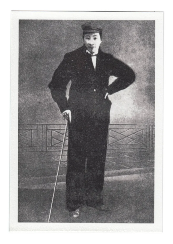 Qiu fue decapitada por fuerzas imperiales el 15 de julio de 1907 lo que la convirtio en una martir revolucionaria. Tenia 31 anos - Poesia Online