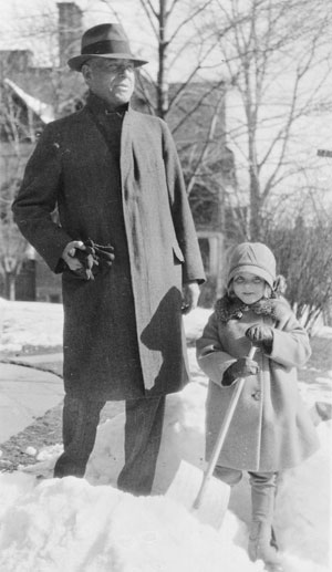 Wallace Stevens and Holly near their - Poesia Online