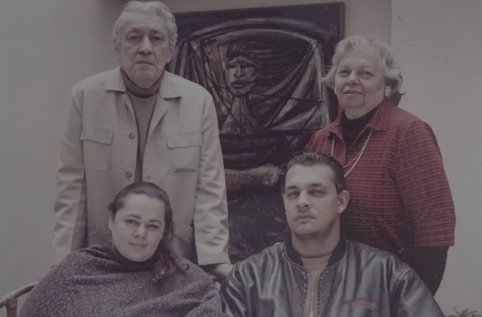 Hector Rojas Herazo la Nina Rochi Barbosa y sus hijos Patricia Rojas Barbosa y Alfonso Rojas Barbosa - Poesia Online